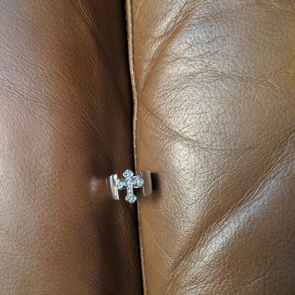 Ring - Picture 1 of 1